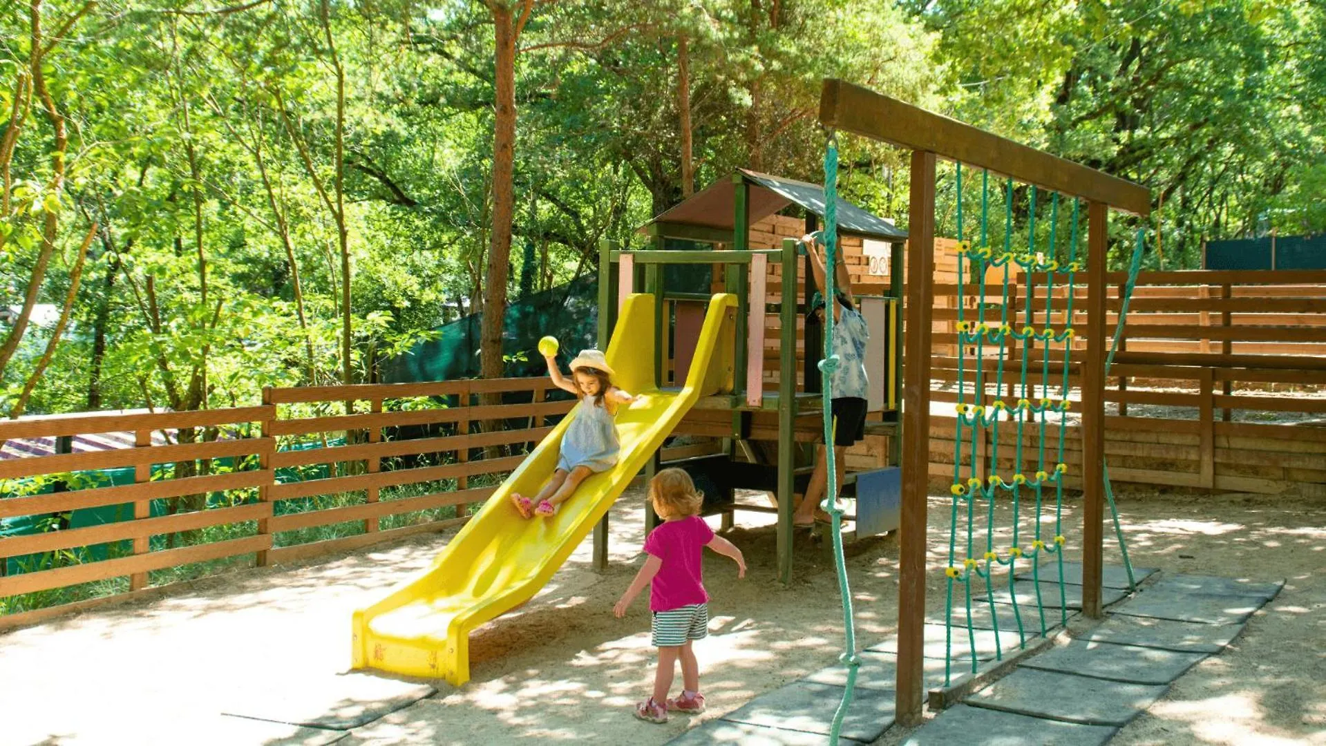 Campeggio Camping Rives Du Lac De Sainte Croix Bauduen